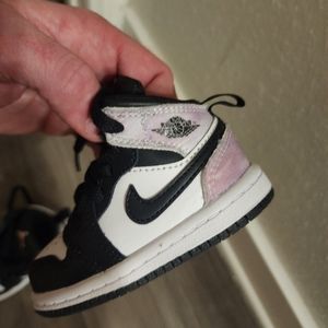Baby Jordan 1 dunks size 4